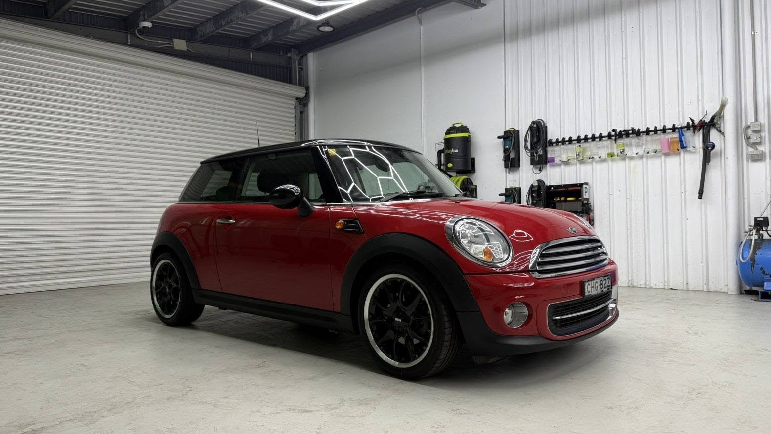 Mini Cooper Exterior Detail Raglan